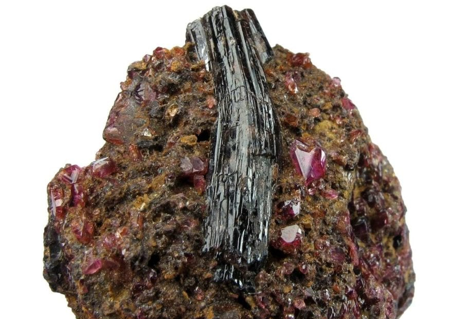 3-things-to-know-about-buying-a-Painite-gemstone-RAW-1