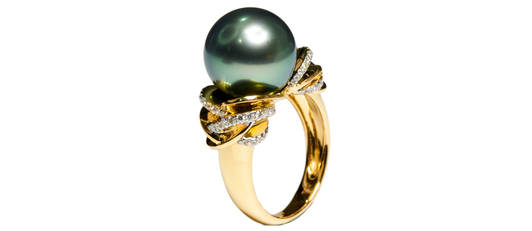 Fine-jewellery-as-a-sustainable-asset-versus-costume-jewellery-BLACK-PEARL-RING