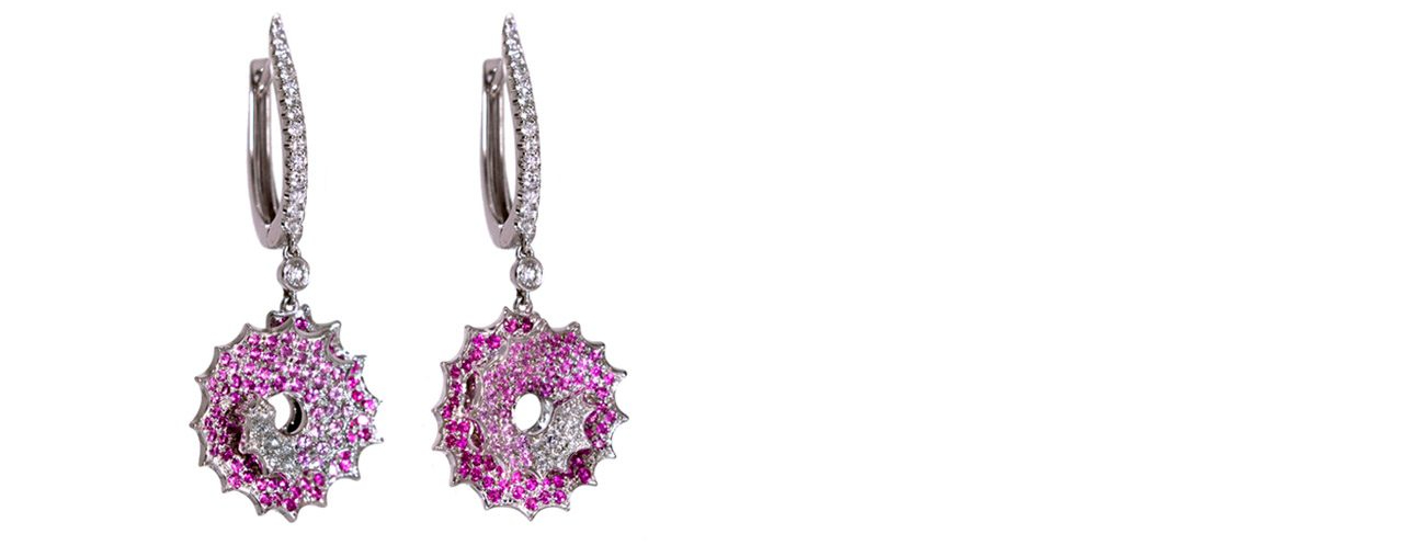 Singapore-jewellery-Best-everyday-hoop-earrings-to-enhance-your-look-1