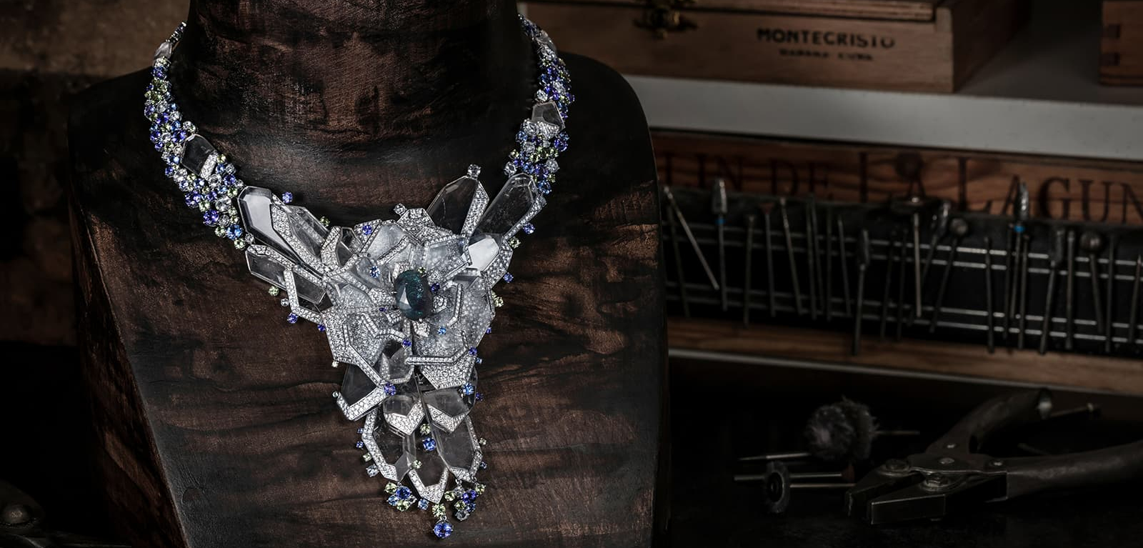 the-jewel-box-Singapore-floral-jewellery-trend-RUBEUS